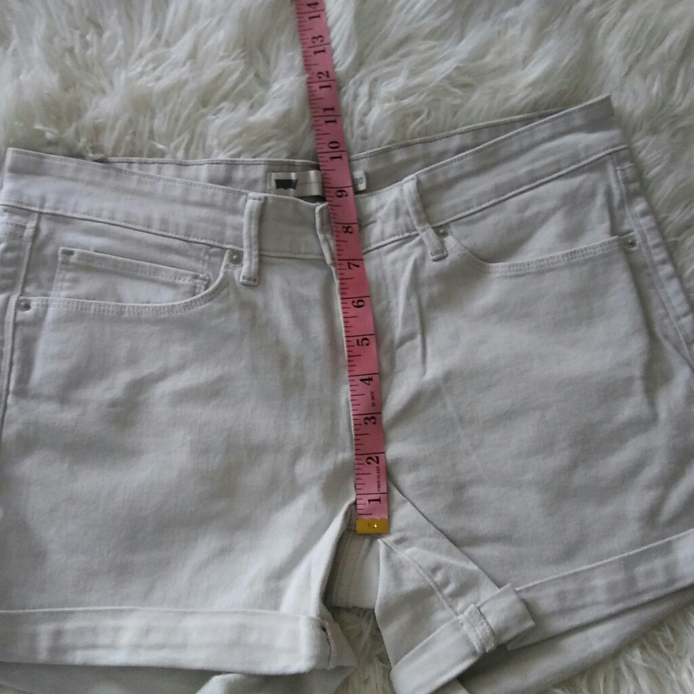 Levi’s White Label Rolled Hem Cream Shorts Size 30 - Picture 12 of 12